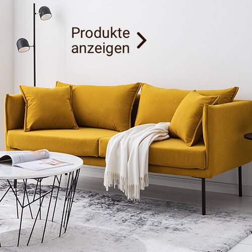 Senfgelbes Sofa mit weißer Decke