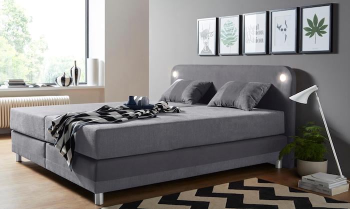 Bett mit LED Leuchten