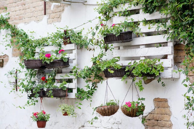 Gartendeko-Ideen: Deko auswählen, aufstellen und pflegen
